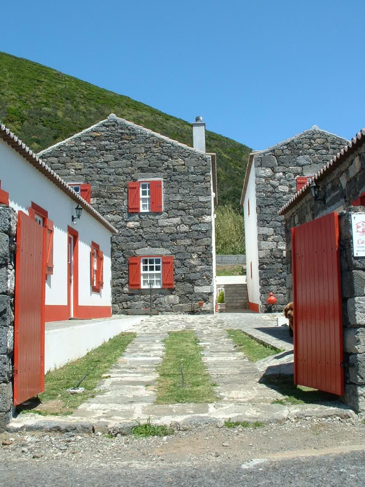 Maison d'hôtes Casal Do Vulcao à Capelo Extérieur photo