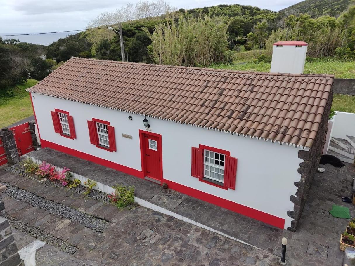 Maison d'hôtes Casal Do Vulcao à Capelo Extérieur photo