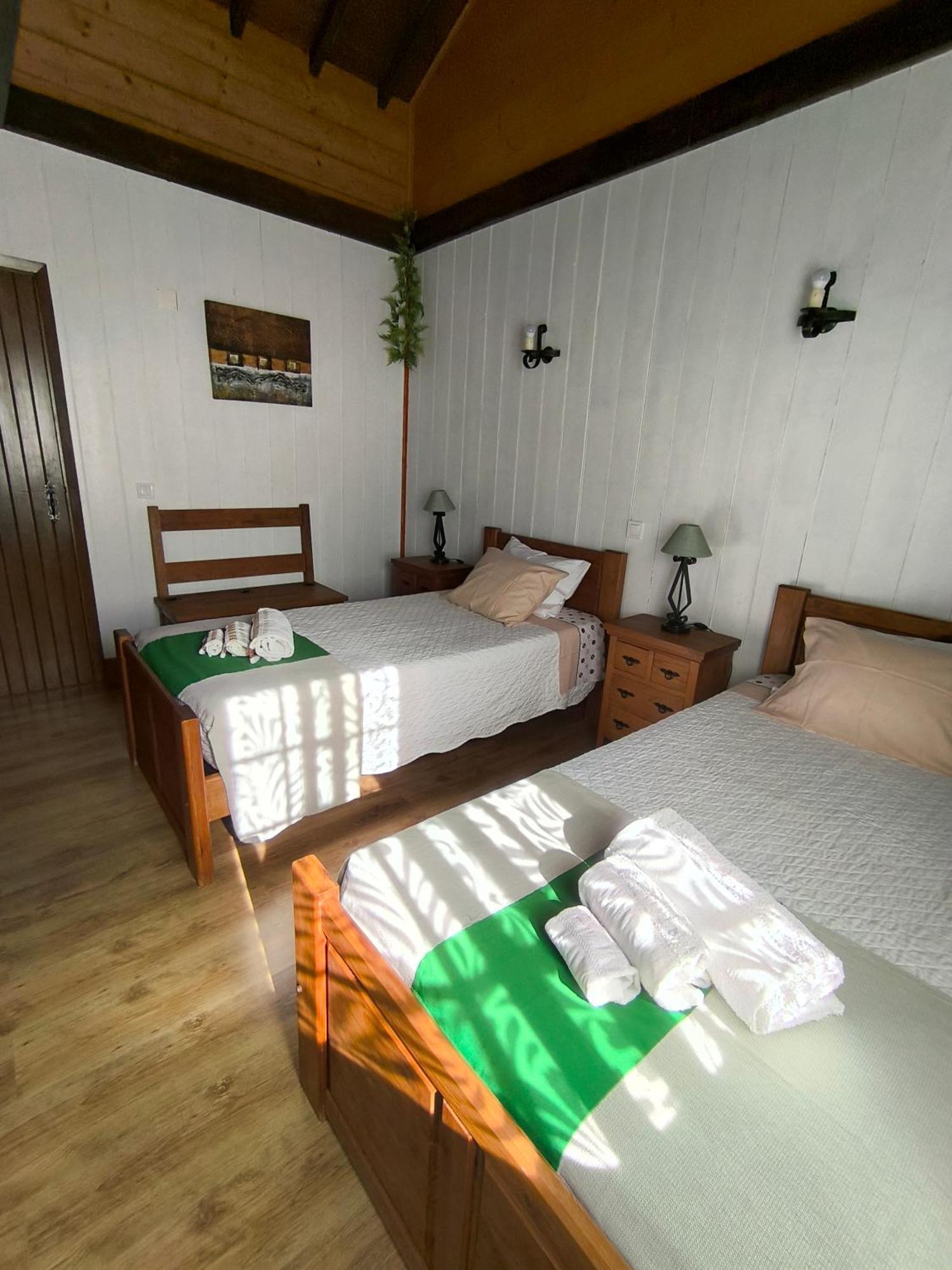 Maison d'hôtes Casal Do Vulcao à Capelo Extérieur photo