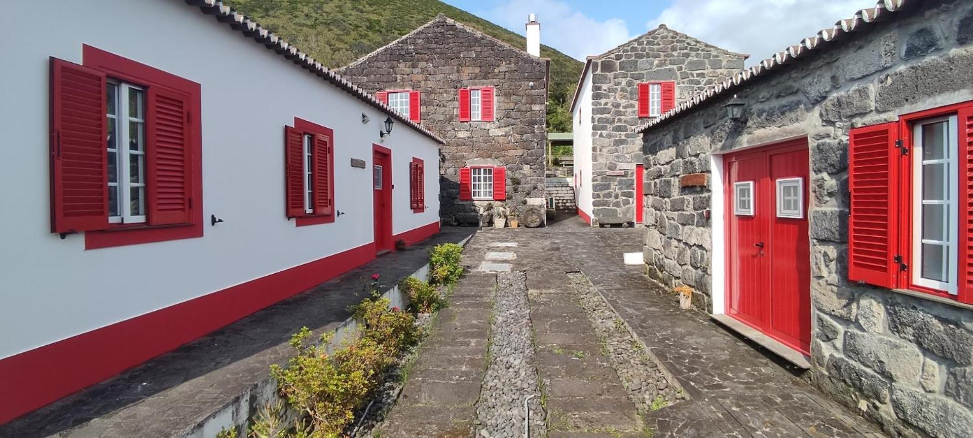Maison d'hôtes Casal Do Vulcao à Capelo Extérieur photo